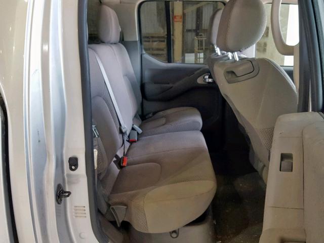 1N6AD07U58C430650 - 2008 NISSAN FRONTIER C GRAY photo 6