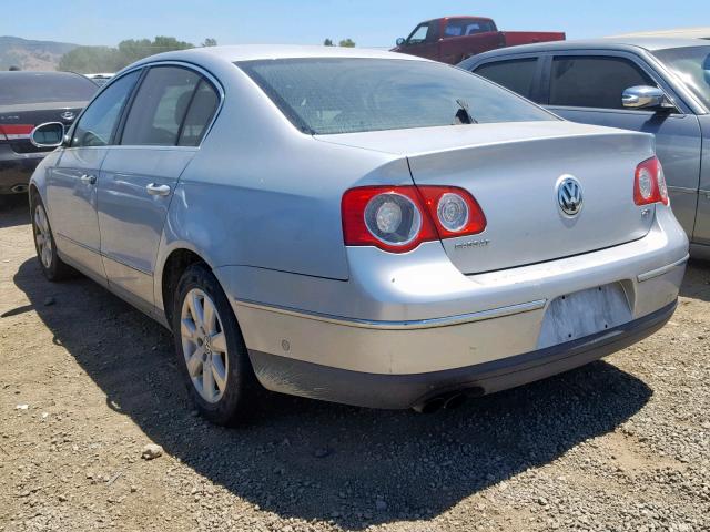 WVWJK73C68E037324 - 2008 VOLKSWAGEN PASSAT TUR SILVER photo 3