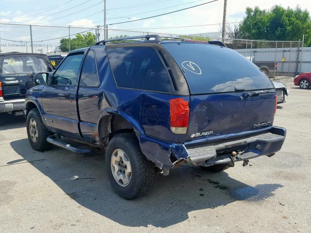 1GNCT18WX2K132426 - 2002 CHEVROLET BLAZER BLUE photo 3