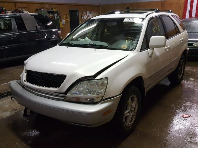 JTJHF10U920261850 - 2002 LEXUS RX 300 WHITE photo 2