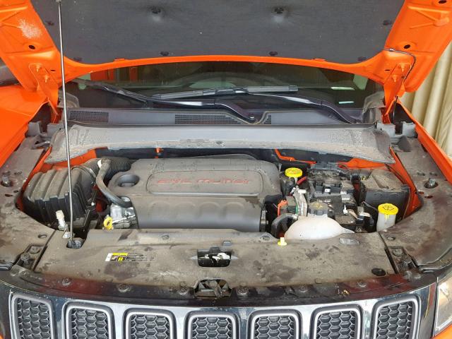 3C4NJDDB2JT207564 - 2018 JEEP COMPASS TR ORANGE photo 7