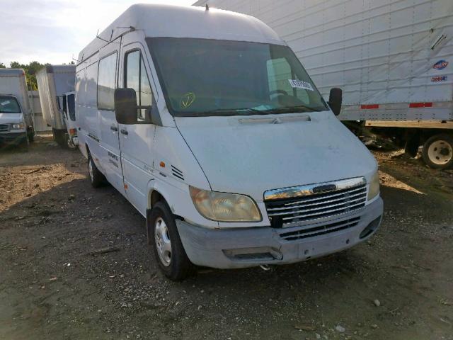 WD2YD341125323375 - 2002 FREIGHTLINER SPRINTER 2 WHITE photo 1