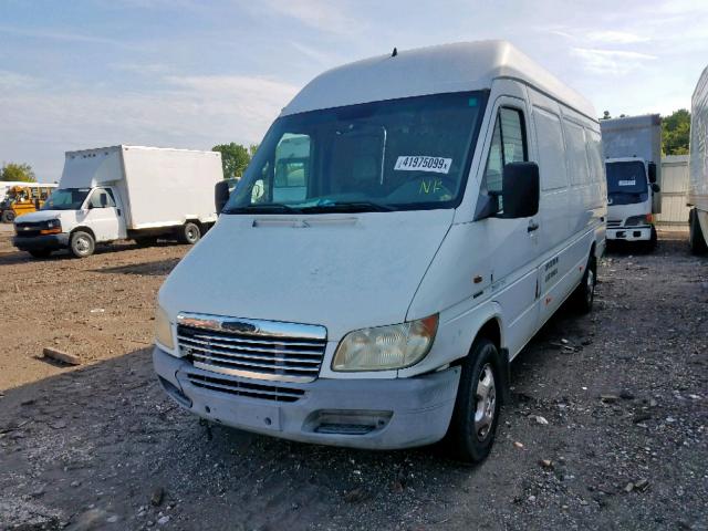 WD2YD341125323375 - 2002 FREIGHTLINER SPRINTER 2 WHITE photo 2