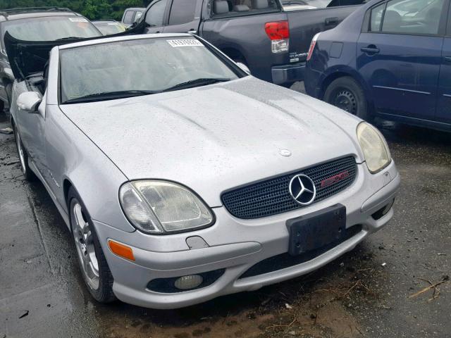 WDBKK66FX2F241404 - 2002 MERCEDES-BENZ SLK 32 AMG SILVER photo 1