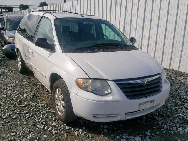 2A8GP54L26R663556 - 2006 CHRYSLER TOWN & COU WHITE photo 1