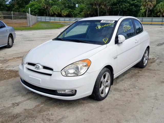 KMHCN36C27U023165 - 2007 HYUNDAI ACCENT SE WHITE photo 2