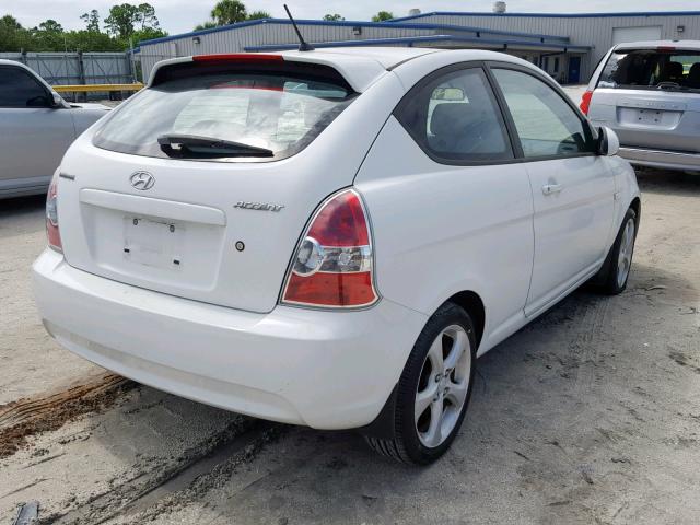 KMHCN36C27U023165 - 2007 HYUNDAI ACCENT SE WHITE photo 4