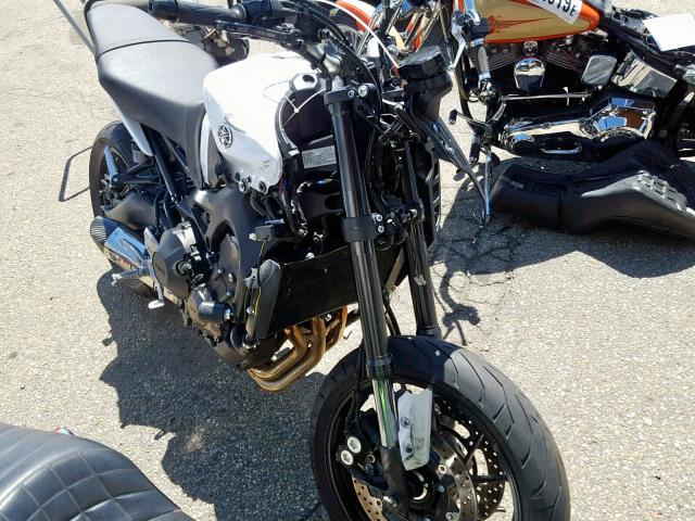 JYARN53E2HA000290 - 2017 YAMAHA FZ09 WHITE photo 1