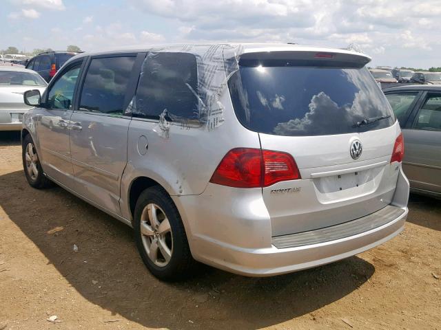 2V8HW34189R578277 - 2009 VOLKSWAGEN ROUTAN SE SILVER photo 3