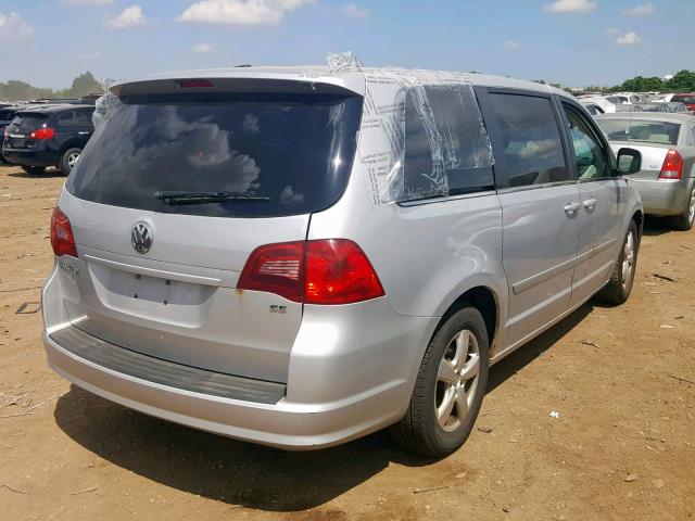 2V8HW34189R578277 - 2009 VOLKSWAGEN ROUTAN SE SILVER photo 4