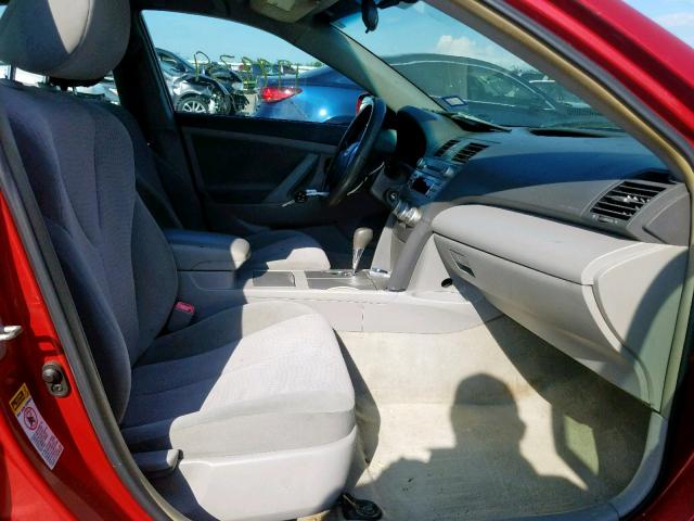 4T1BF3EK1BU129357 - 2011 TOYOTA CAMRY BASE RED photo 5