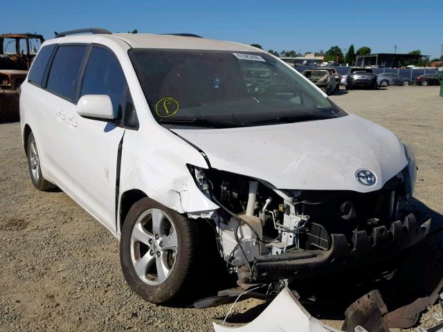 5TDKK3DC7FS571452 - 2015 TOYOTA SIENNA LE WHITE photo 1