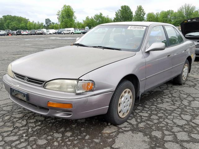 JT2BG12K1T0373943 - 1996 TOYOTA CAMRY DX GRAY photo 2