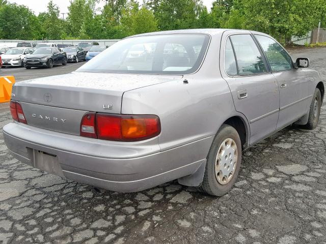 JT2BG12K1T0373943 - 1996 TOYOTA CAMRY DX GRAY photo 4