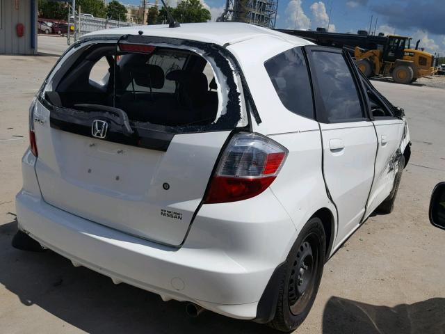 JHMGE8H29AS018988 - 2010 HONDA FIT WHITE photo 4