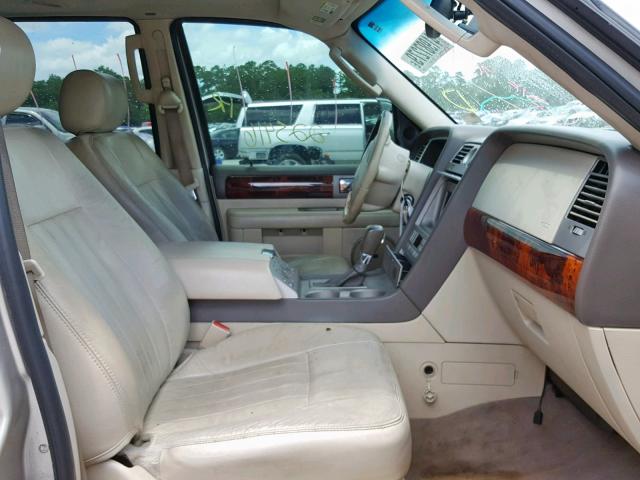 5LMFU28R74LJ29248 - 2004 LINCOLN NAVIGATOR CREAM photo 5