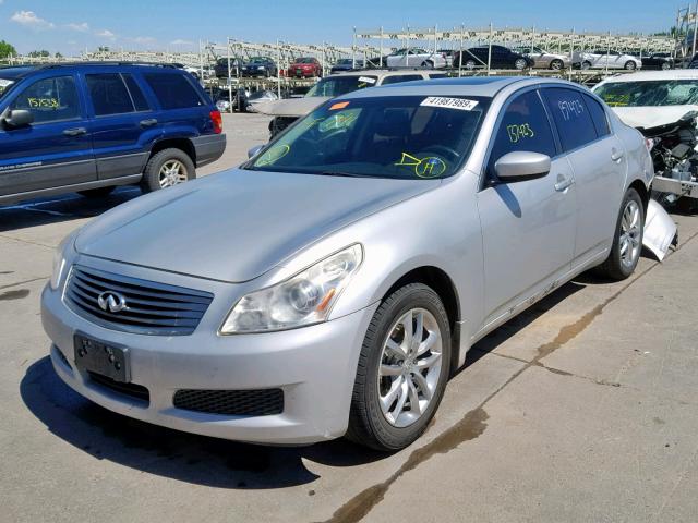 JNKCV61F89M053330 - 2009 INFINITI G37 SILVER photo 2