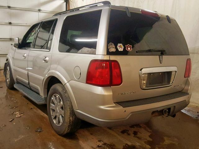 5LMFU28RX4LJ10788 - 2004 LINCOLN NAVIGATOR SILVER photo 3