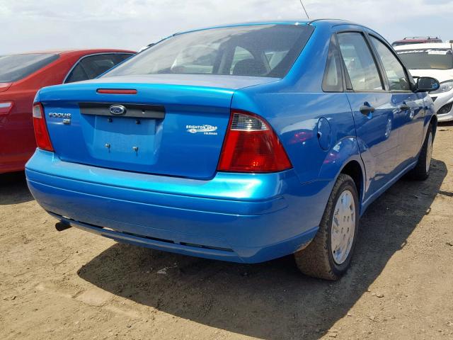 1FAFP34N97W233739 - 2007 FORD FOCUS ZX4 BLUE photo 4