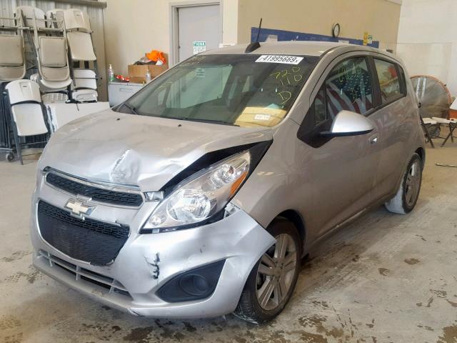 KL8CD6S90FC720110 - 2015 CHEVROLET SPARK 1LT SILVER photo 2