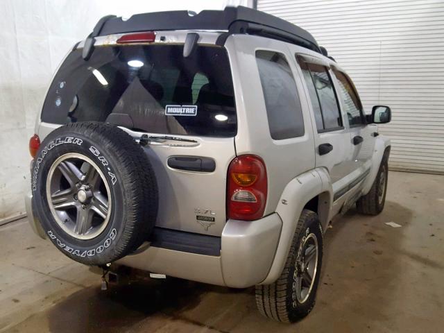 1J4GL38K44W246320 - 2004 JEEP LIBERTY RE SILVER photo 4