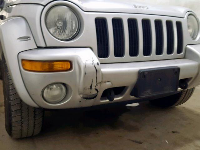 1J4GL38K44W246320 - 2004 JEEP LIBERTY RE SILVER photo 9