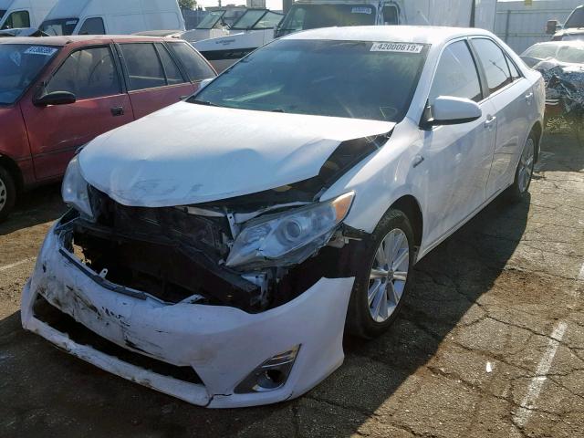 4T1BD1FK3DU071604 - 2013 TOYOTA CAMRY HYBR WHITE photo 2