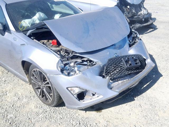 JF1ZNAA11F9700562 - 2015 TOYOTA SCION FR-S SILVER photo 9