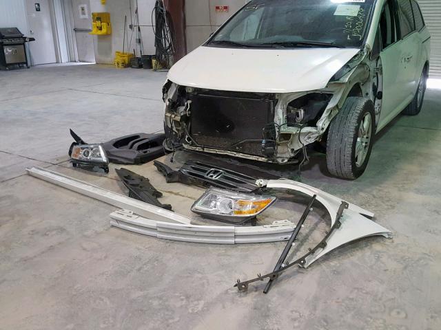 5FNRL5H92CB128261 - 2012 HONDA ODYSSEY TO WHITE photo 9