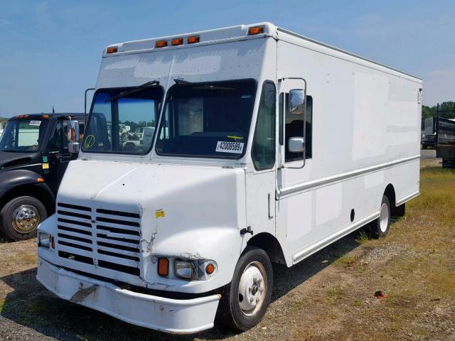 4UZAAPCP75CU75892 - 2005 FREIGHTLINER CHASSIS M WHITE photo 2