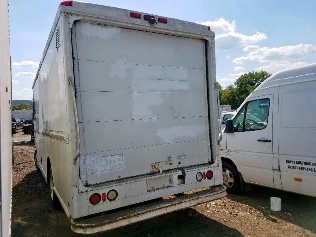 4UZAAPBW73CL10060 - 2003 FREIGHTLINER CHASSIS M WHITE photo 3