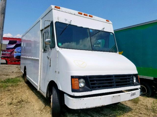 4UZAAPCP45CU75901 - 2005 FREIGHTLINER CHASSIS M WHITE photo 1