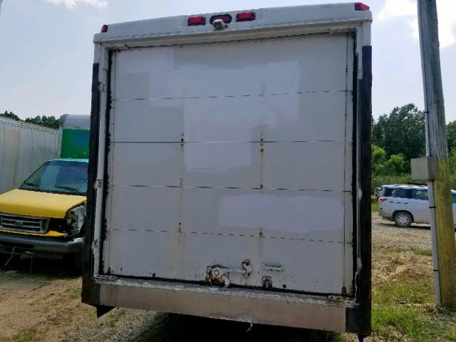 4UZAAPCP45CU75901 - 2005 FREIGHTLINER CHASSIS M WHITE photo 6