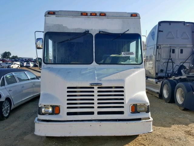 4UZAAPCP54CN47283 - 2004 FREIGHTLINER CHASSIS M WHITE photo 9