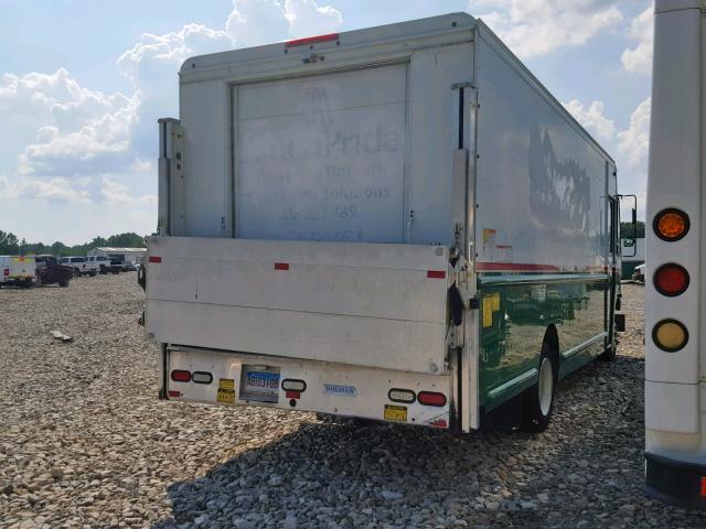 4UZAAPDU7ACAS1675 - 2010 FREIGHTLINER CHASSIS M TWO TONE photo 4