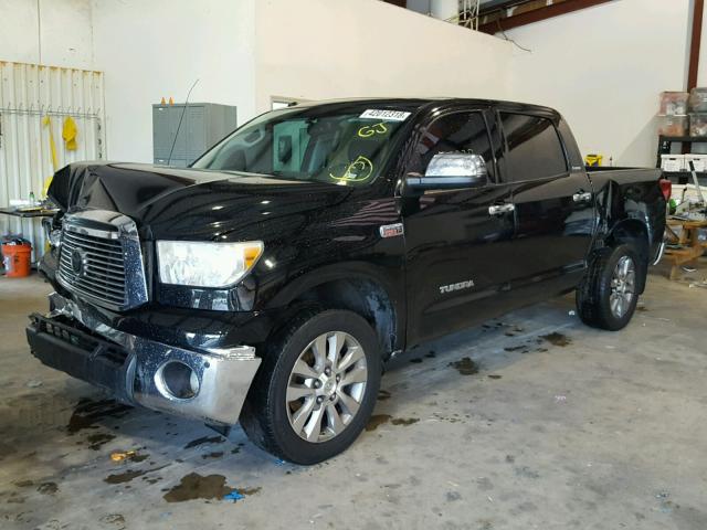 5TFFY5F15AX092361 - 2010 TOYOTA TUNDRA CRE BLACK photo 2