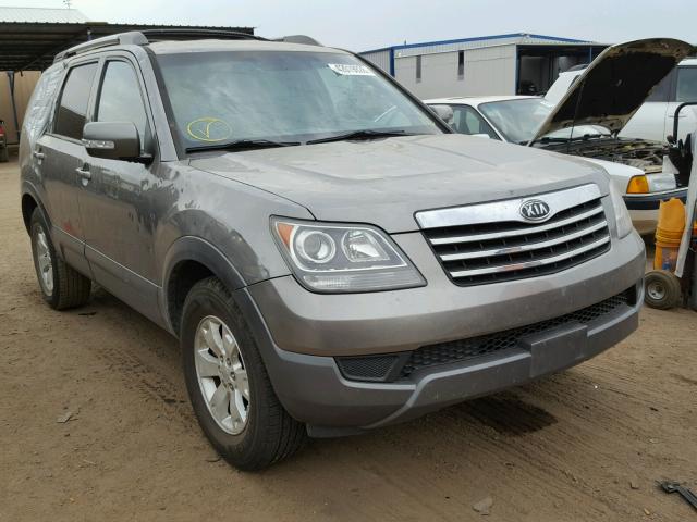 KNDJJ741695027328 - 2009 KIA BORREGO LX SILVER photo 1