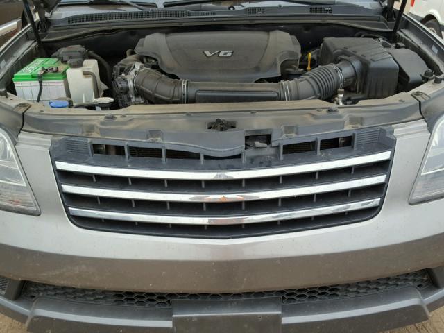 KNDJJ741695027328 - 2009 KIA BORREGO LX SILVER photo 7