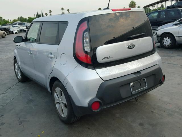 KNDJN2A21G7830781 - 2016 KIA SOUL SILVER photo 3