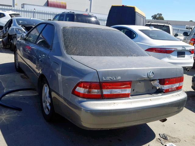 JT8BF28G110306371 - 2001 LEXUS ES 300 SILVER photo 3