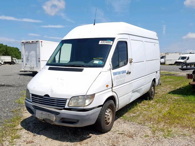 WD2YD241925363472 - 2002 FREIGHTLINER SPRINTER 2 WHITE photo 2