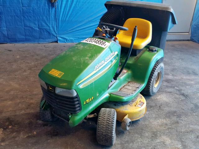 M0L133A128691 - 2000 JOHN DEERE RIDING LAW GREEN photo 2