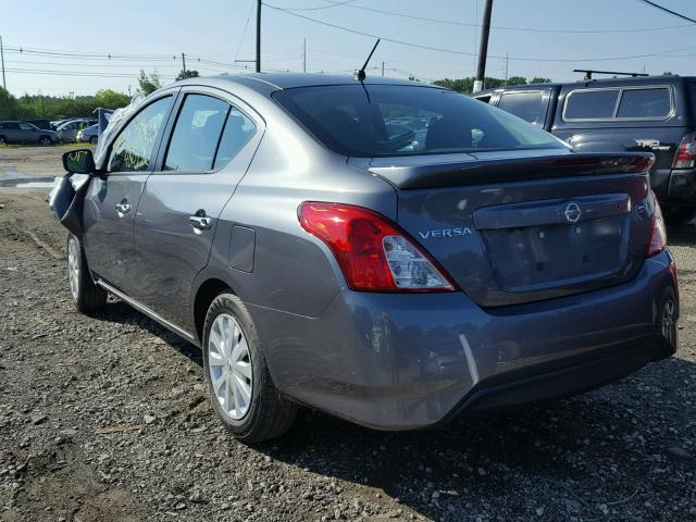 3N1CN7AP9JL879668 - 2018 NISSAN VERSA S GRAY photo 3