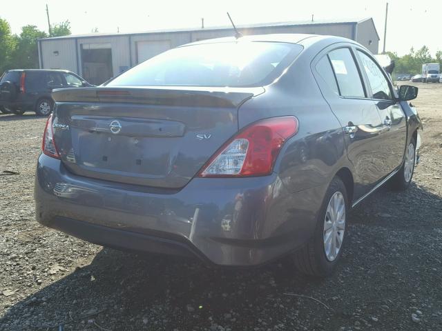 3N1CN7AP9JL879668 - 2018 NISSAN VERSA S GRAY photo 4