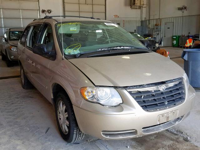 2A4GP54L46R651569 - 2006 CHRYSLER TOWN & COU GOLD photo 1