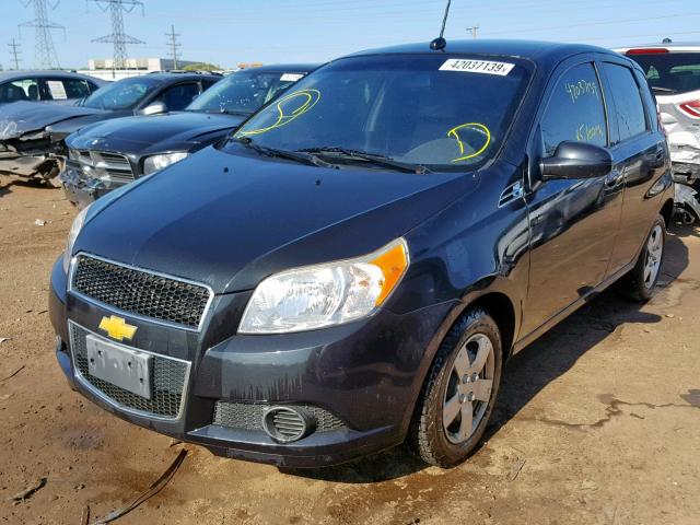 KL1TD66E79B400492 - 2009 CHEVROLET AVEO LS BLACK photo 2