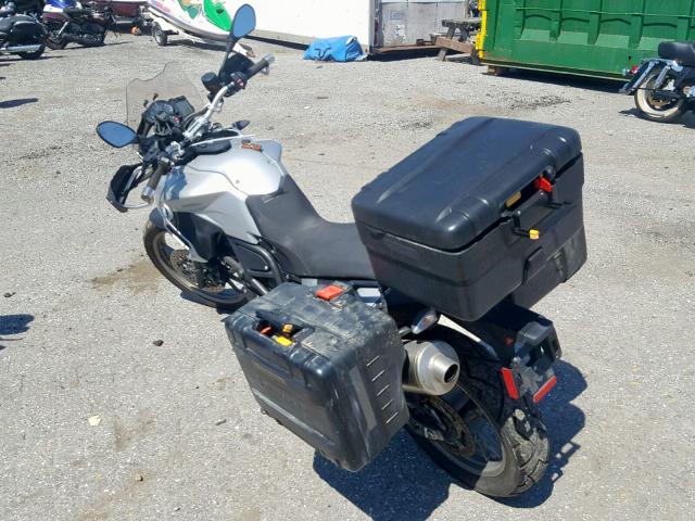 WB10B1103DZF85026 - 2013 BMW F700 GS SILVER photo 3