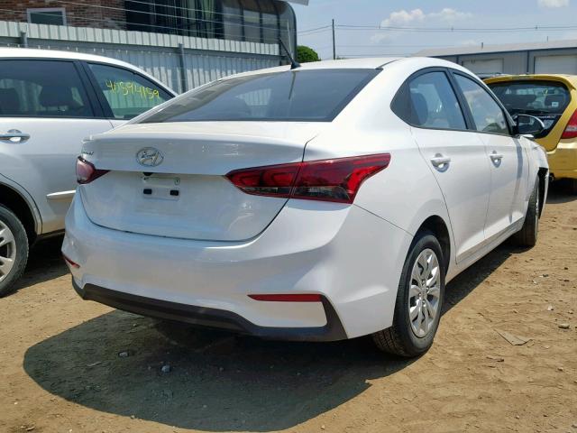 3KPC24A35KE079411 - 2019 HYUNDAI ACCENT SE WHITE photo 4