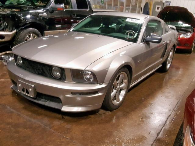 1ZVHT82H195139966 - 2009 FORD MUSTANG GT SILVER photo 2