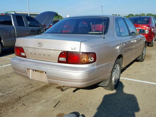 4T1BG12K4TU804822 - 1996 TOYOTA CAMRY DX GOLD photo 4